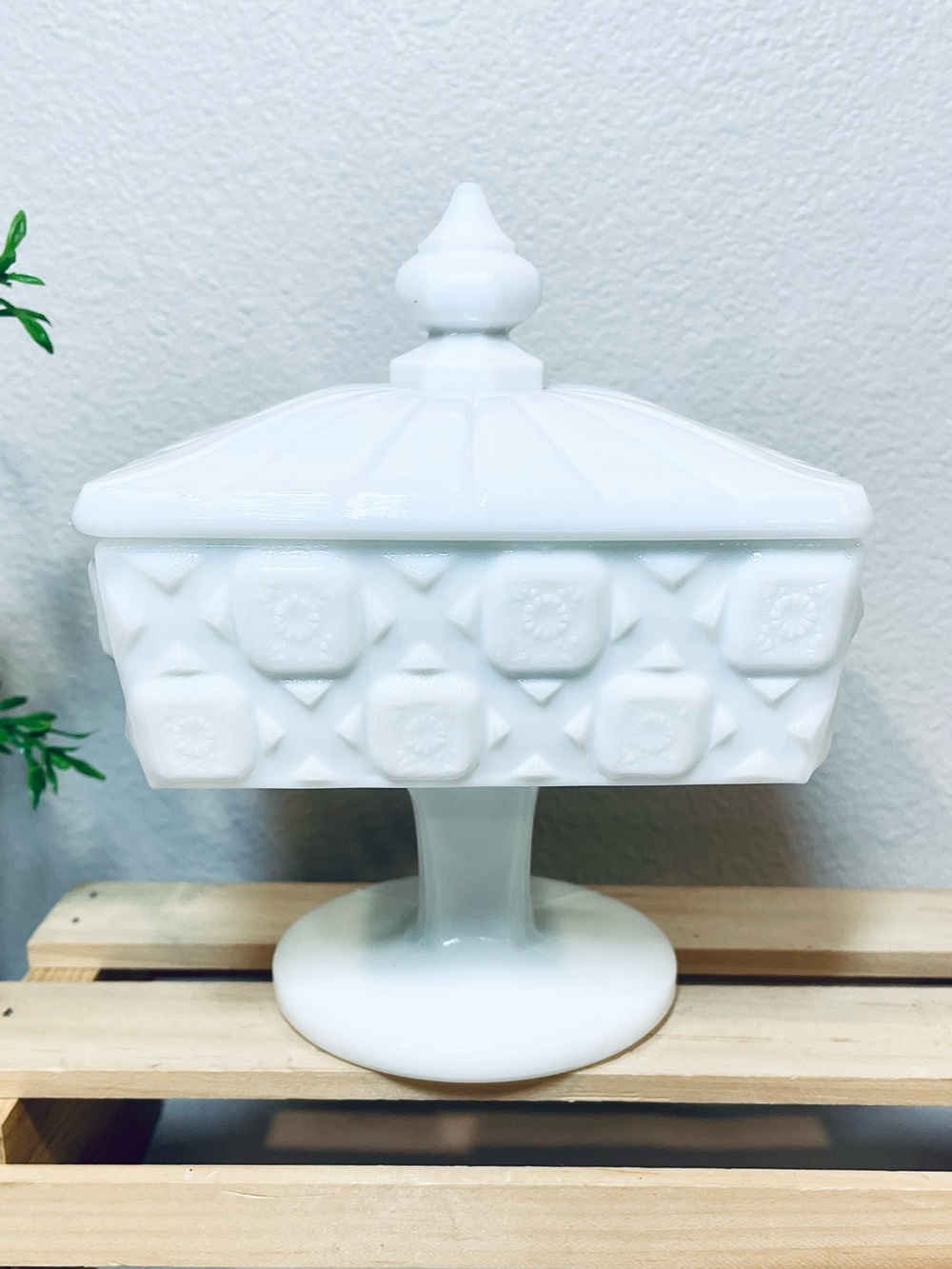 Westmoreland “Old Quilt” Milk Glass Footed Square Candy Dish w Lid | EUC